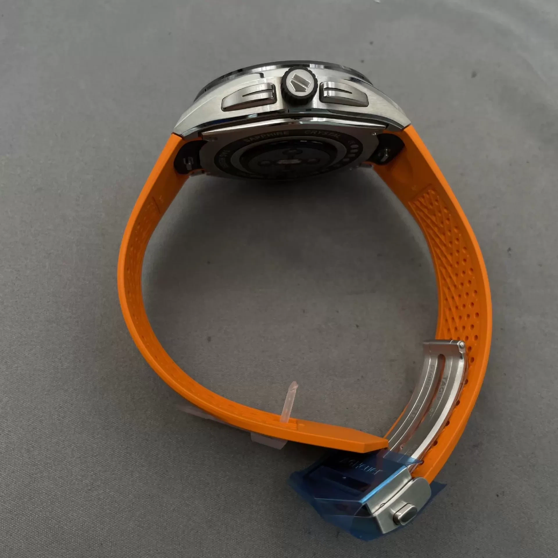 tag-heuer-connected-calibre-e5-45mm-orange-rubber-strap-5