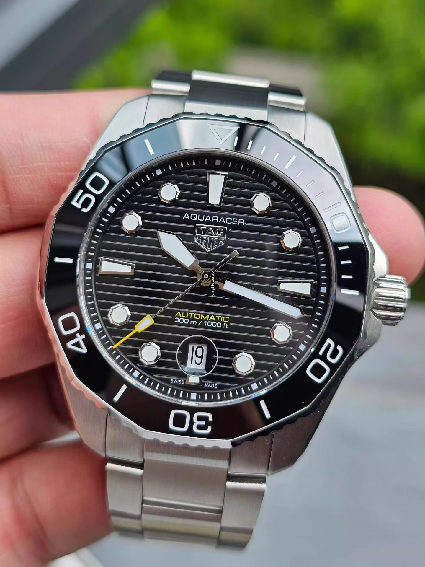 1-1-tag-heuer-aquaracer-wbp201b-blue-batman-43mm-cal-5-ceramic-bezel-2