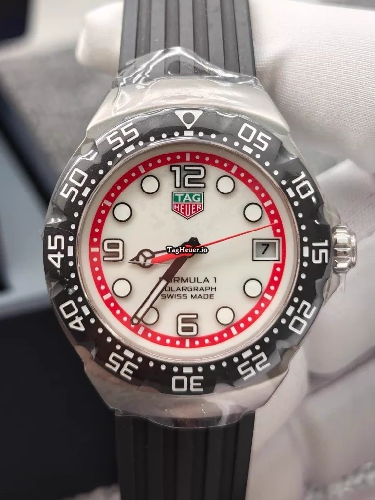 formula-1-solargraph-wby111a-ft8106-white-red-dial-1