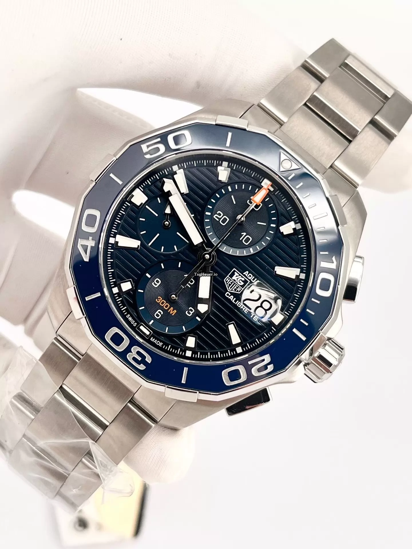 aquaracer-cay211b-blue-ceramic-43mm-calibre-3