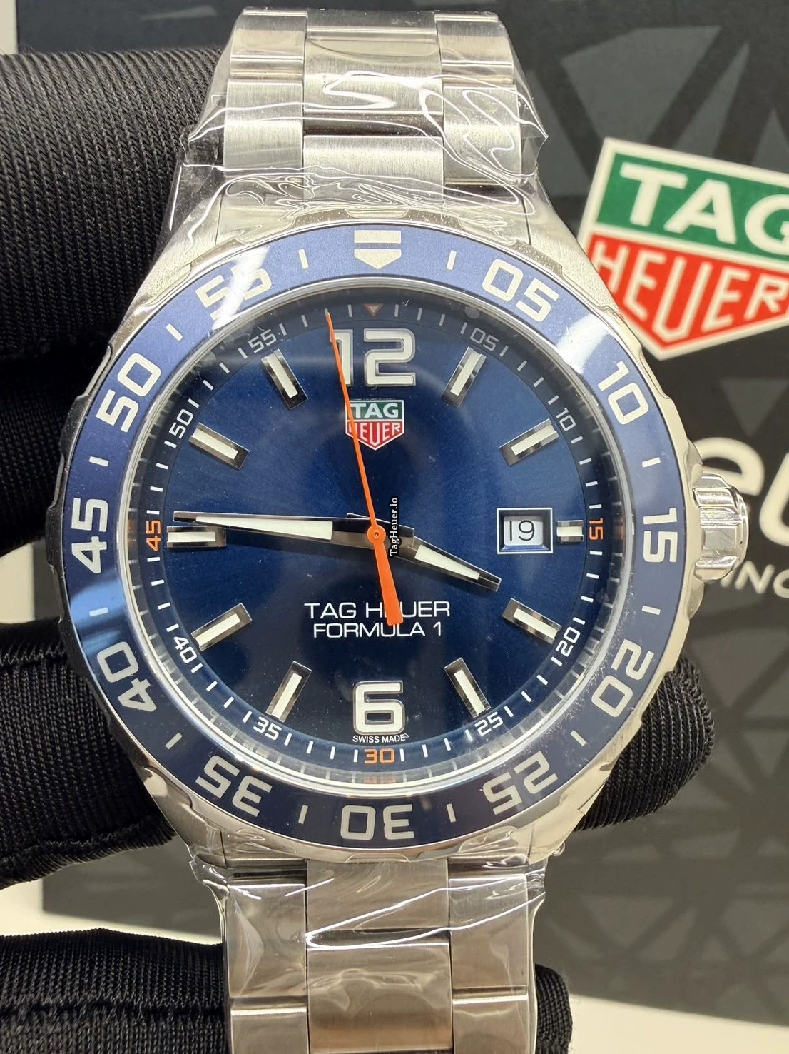 formula-1-waz1010-ba0842-blue-dial-1